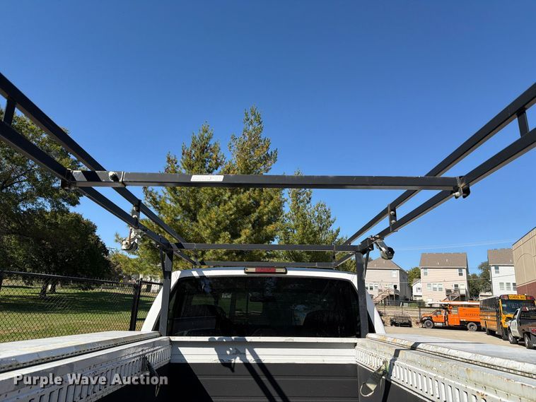 image for item FH6486 2000 GMC Sierra 2500 utility bed pickup truck