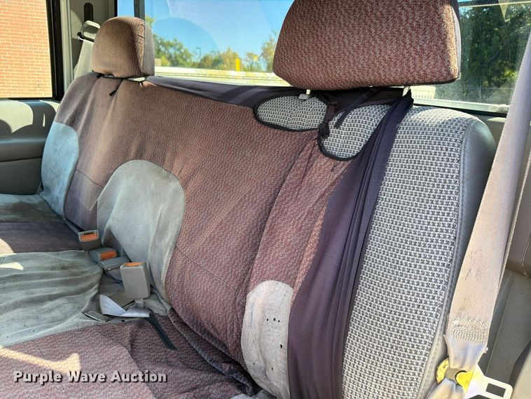 image for item FH6486 2000 GMC Sierra 2500 utility bed pickup truck