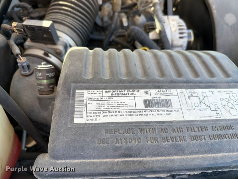 image for item FH6486 2000 GMC Sierra 2500 utility bed pickup truck