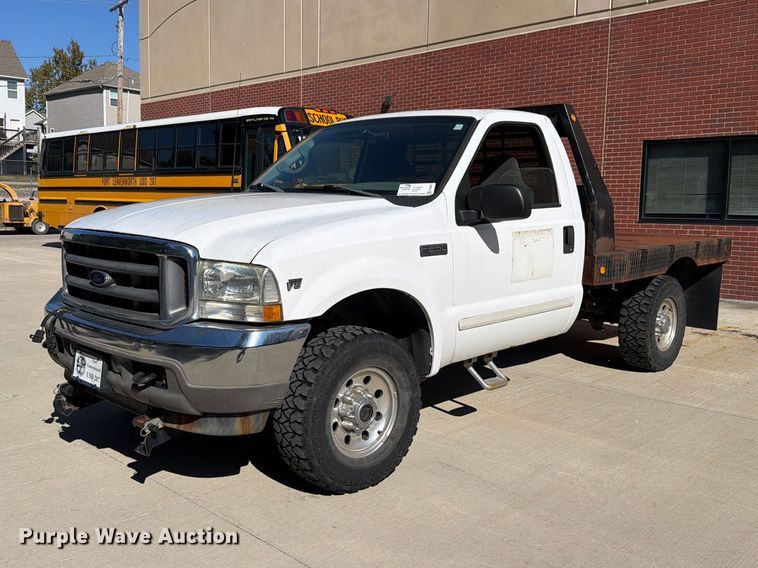 image for item FH6487 2002 Ford F250 Super Duty flatbed pickup truck