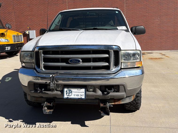 image for item FH6487 2002 Ford F250 Super Duty flatbed pickup truck