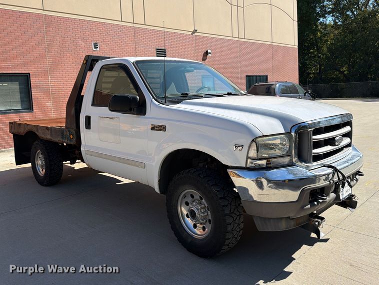 image for item FH6487 2002 Ford F250 Super Duty flatbed pickup truck