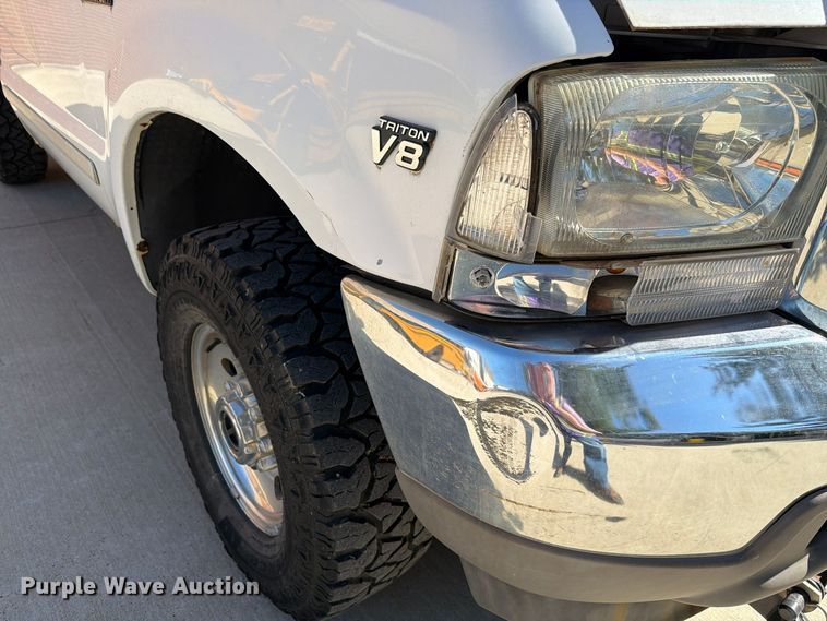 image for item FH6487 2002 Ford F250 Super Duty flatbed pickup truck