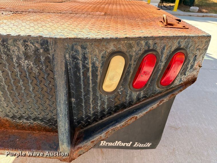 image for item FH6487 2002 Ford F250 Super Duty flatbed pickup truck