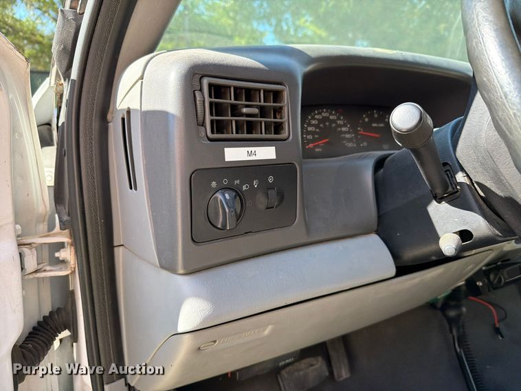 image for item FH6487 2002 Ford F250 Super Duty flatbed pickup truck
