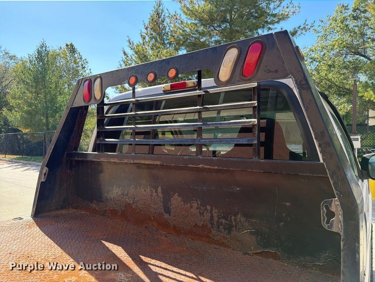 image for item FH6487 2002 Ford F250 Super Duty flatbed pickup truck