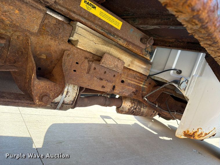 image for item FH6487 2002 Ford F250 Super Duty flatbed pickup truck