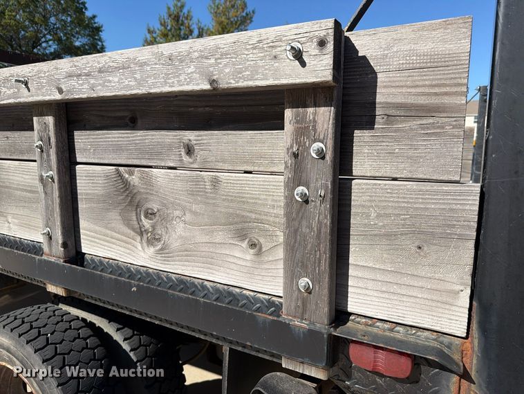 image for item FH6488 2001 Ford F450 Super Duty dump flatbed truck