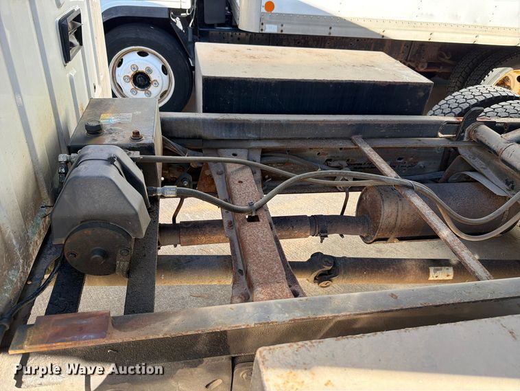 image for item FH6488 2001 Ford F450 Super Duty dump flatbed truck