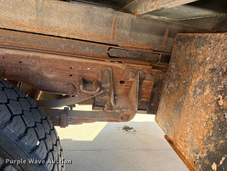 image for item FH6488 2001 Ford F450 Super Duty dump flatbed truck