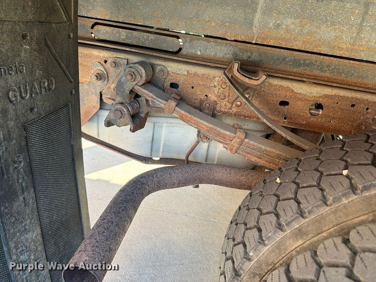image for item FH6488 2001 Ford F450 Super Duty dump flatbed truck