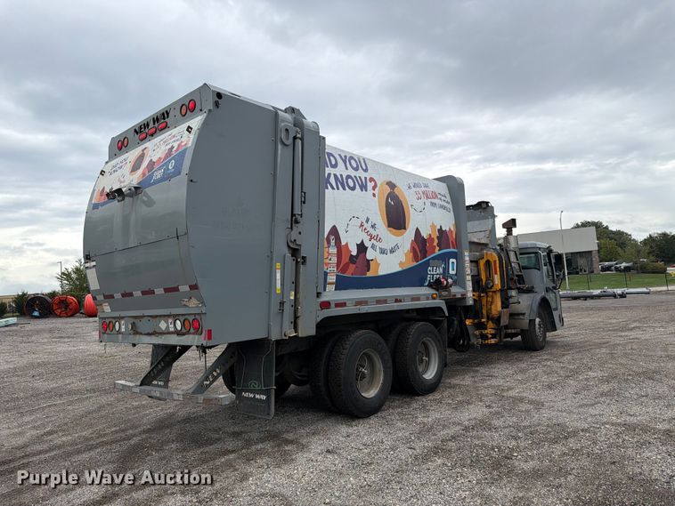 image for item FH6501 2017 Mack LR633 refuse truck