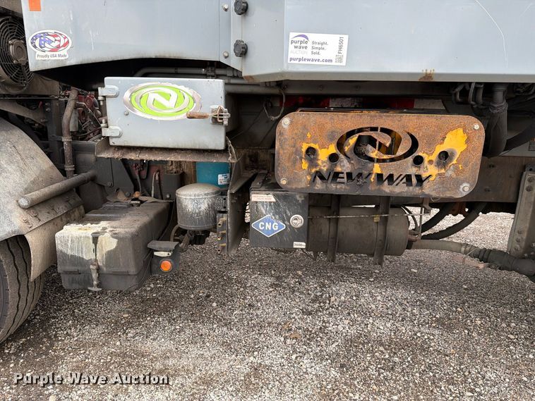 image for item FH6501 2017 Mack LR633 refuse truck