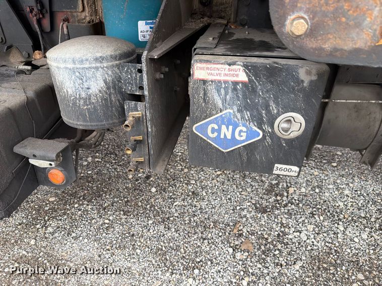 image for item FH6501 2017 Mack LR633 refuse truck