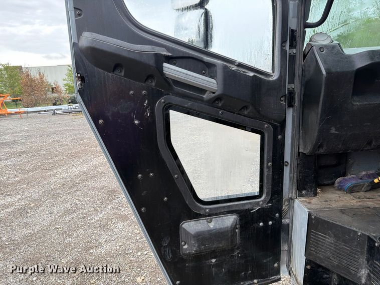 image for item FH6501 2017 Mack LR633 refuse truck