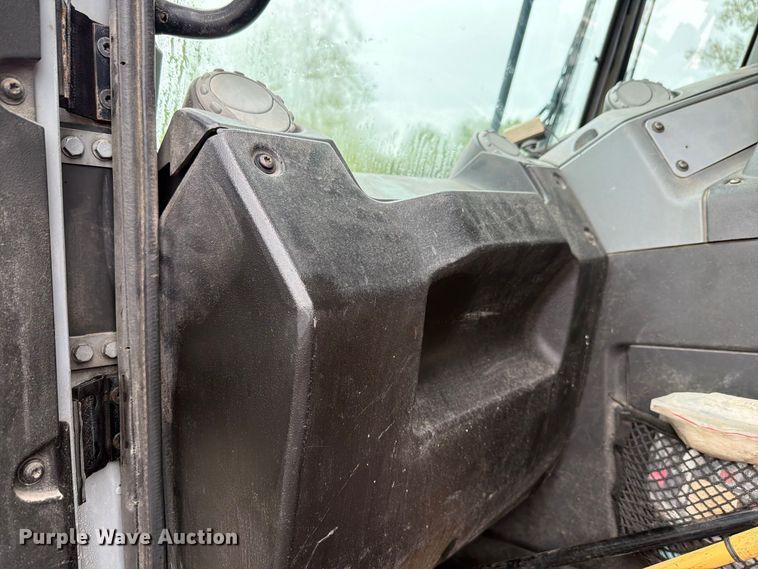 image for item FH6501 2017 Mack LR633 refuse truck
