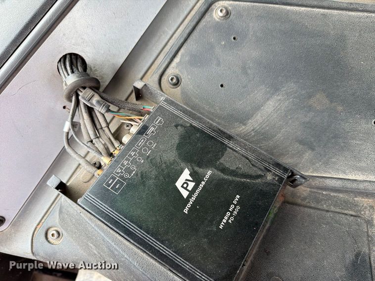 image for item FH6501 2017 Mack LR633 refuse truck