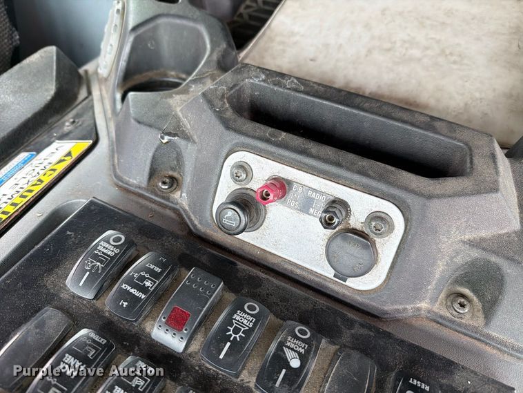 image for item FH6501 2017 Mack LR633 refuse truck