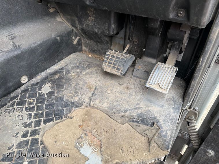 image for item FH6501 2017 Mack LR633 refuse truck