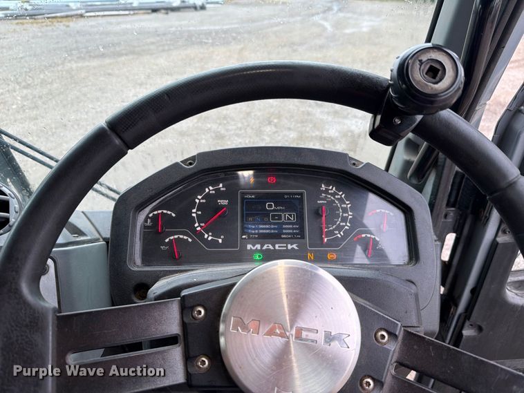 image for item FH6501 2017 Mack LR633 refuse truck