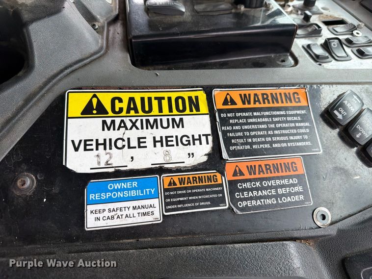 image for item FH6501 2017 Mack LR633 refuse truck