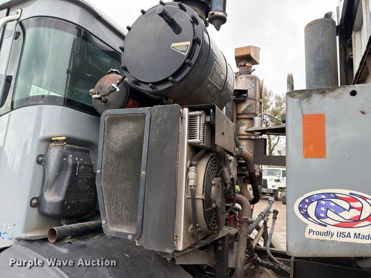image for item FH6501 2017 Mack LR633 refuse truck