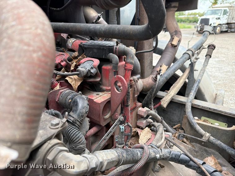 image for item FH6501 2017 Mack LR633 refuse truck