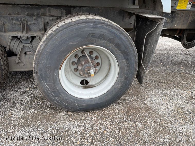 image for item FH6501 2017 Mack LR633 refuse truck