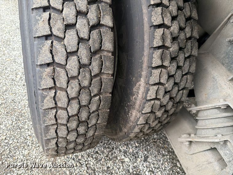 image for item FH6501 2017 Mack LR633 refuse truck