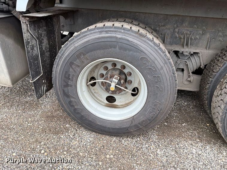 image for item FH6501 2017 Mack LR633 refuse truck