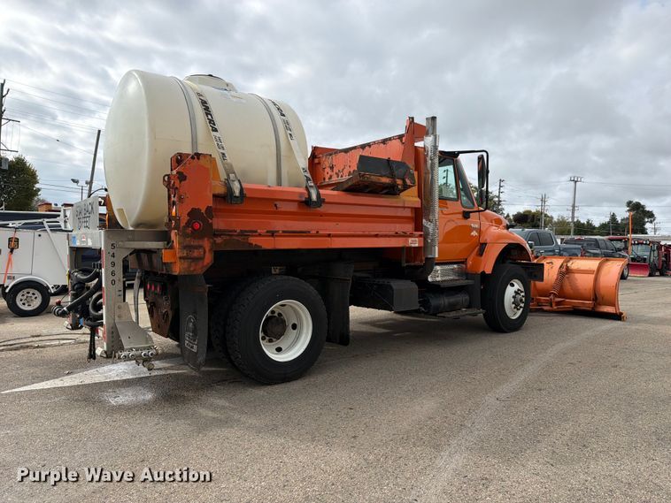image for item FJ2045 2006 International SA525 dump truck