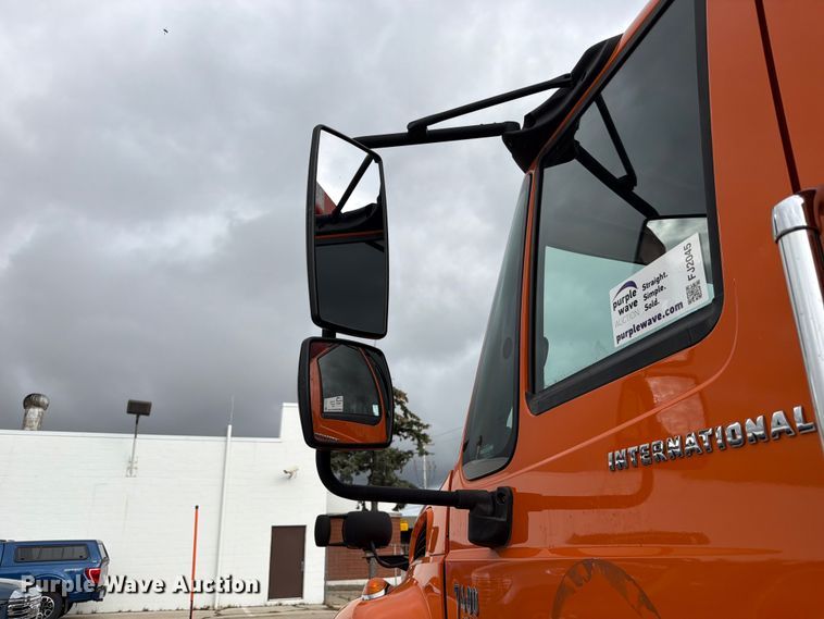 image for item FJ2045 2006 International SA525 dump truck