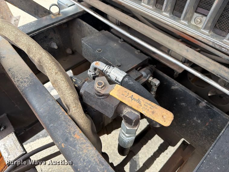 image for item FJ2045 2006 International SA525 dump truck