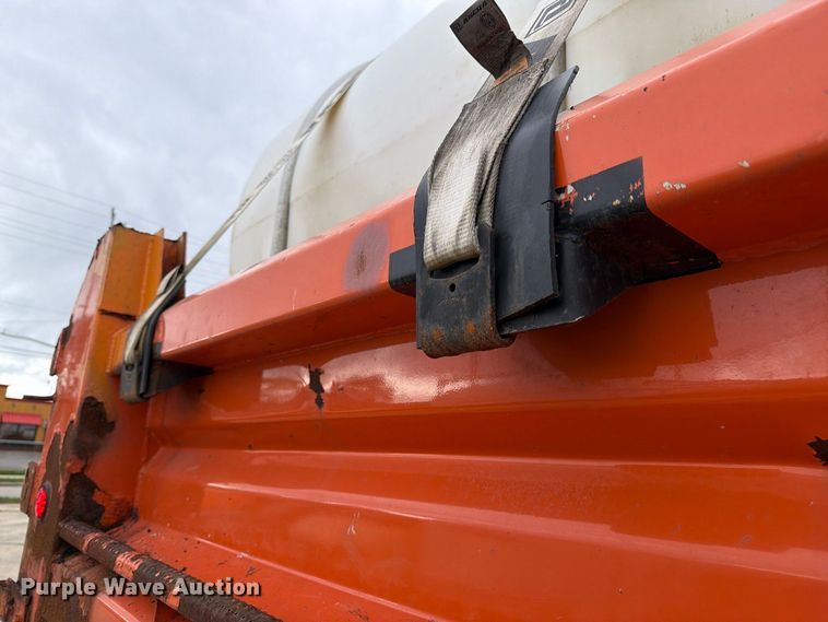 image for item FJ2045 2006 International SA525 dump truck