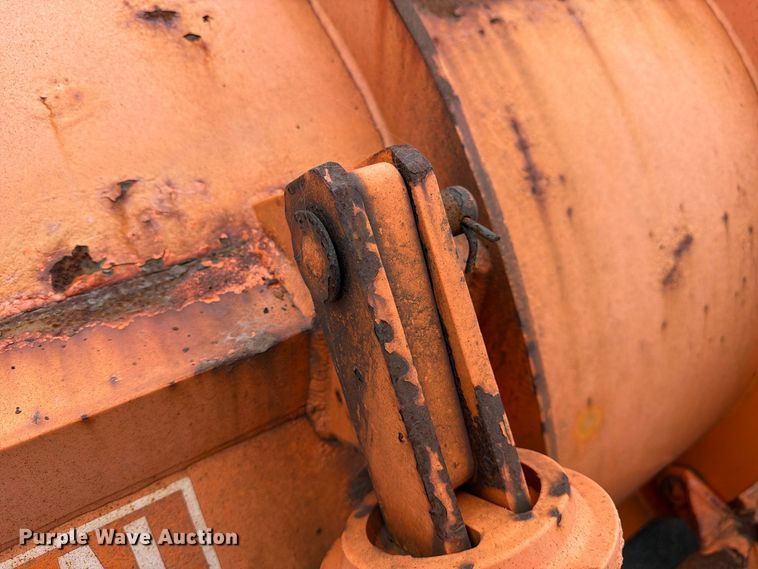 image for item FJ2045 2006 International SA525 dump truck