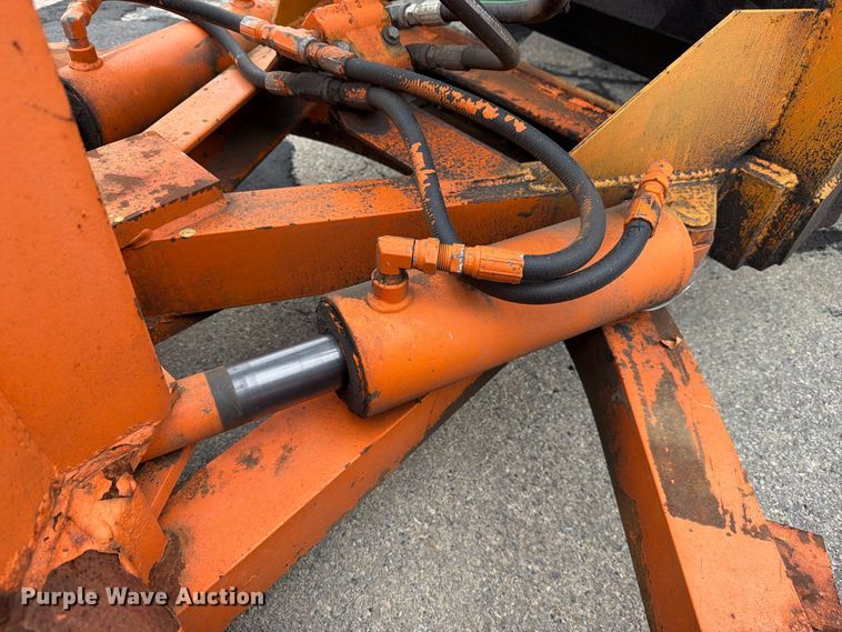 image for item FJ2045 2006 International SA525 dump truck