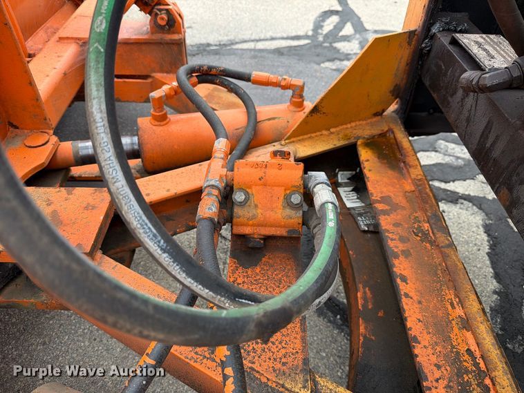 image for item FJ2045 2006 International SA525 dump truck