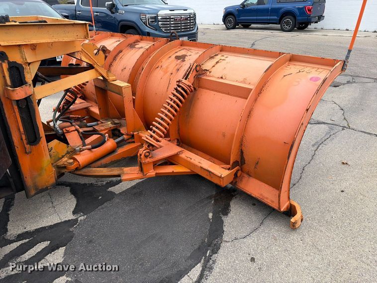 image for item FJ2045 2006 International SA525 dump truck