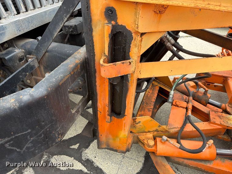 image for item FJ2045 2006 International SA525 dump truck