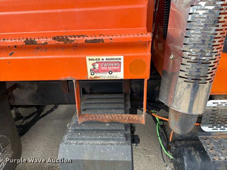 image for item FJ2045 2006 International SA525 dump truck
