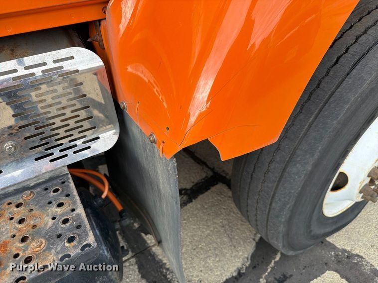 image for item FJ2045 2006 International SA525 dump truck