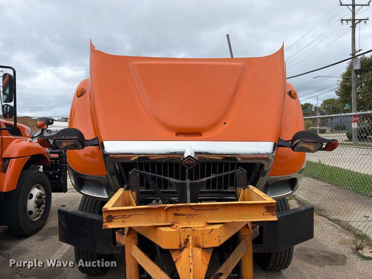 image for item FJ2045 2006 International SA525 dump truck