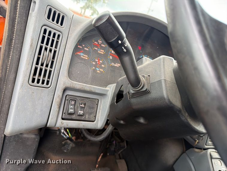 image for item FJ2045 2006 International SA525 dump truck