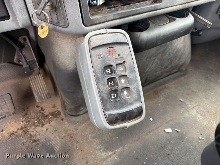 image for item FJ2045 2006 International SA525 dump truck