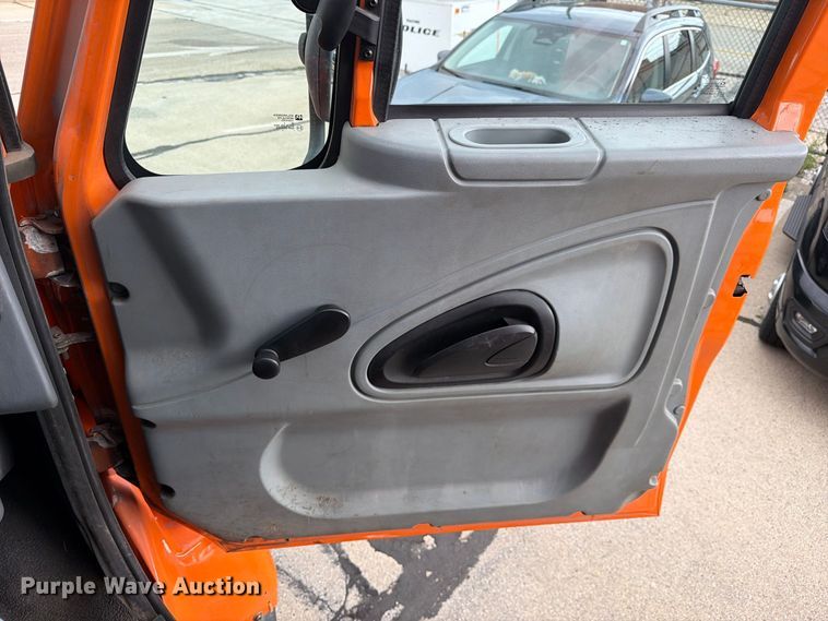 image for item FJ2045 2006 International SA525 dump truck