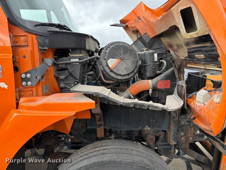 image for item FJ2045 2006 International SA525 dump truck