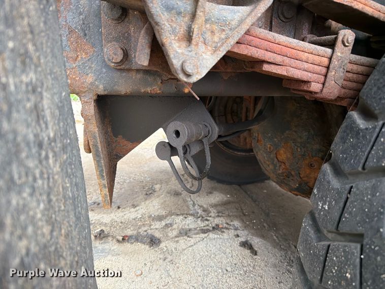 image for item FJ2045 2006 International SA525 dump truck