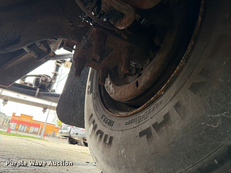 image for item FJ2045 2006 International SA525 dump truck