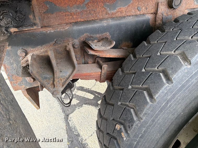 image for item FJ2045 2006 International SA525 dump truck