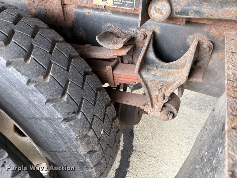 image for item FJ2045 2006 International SA525 dump truck